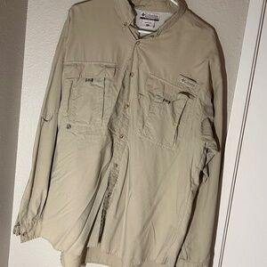 Columbia cream hiking shirt